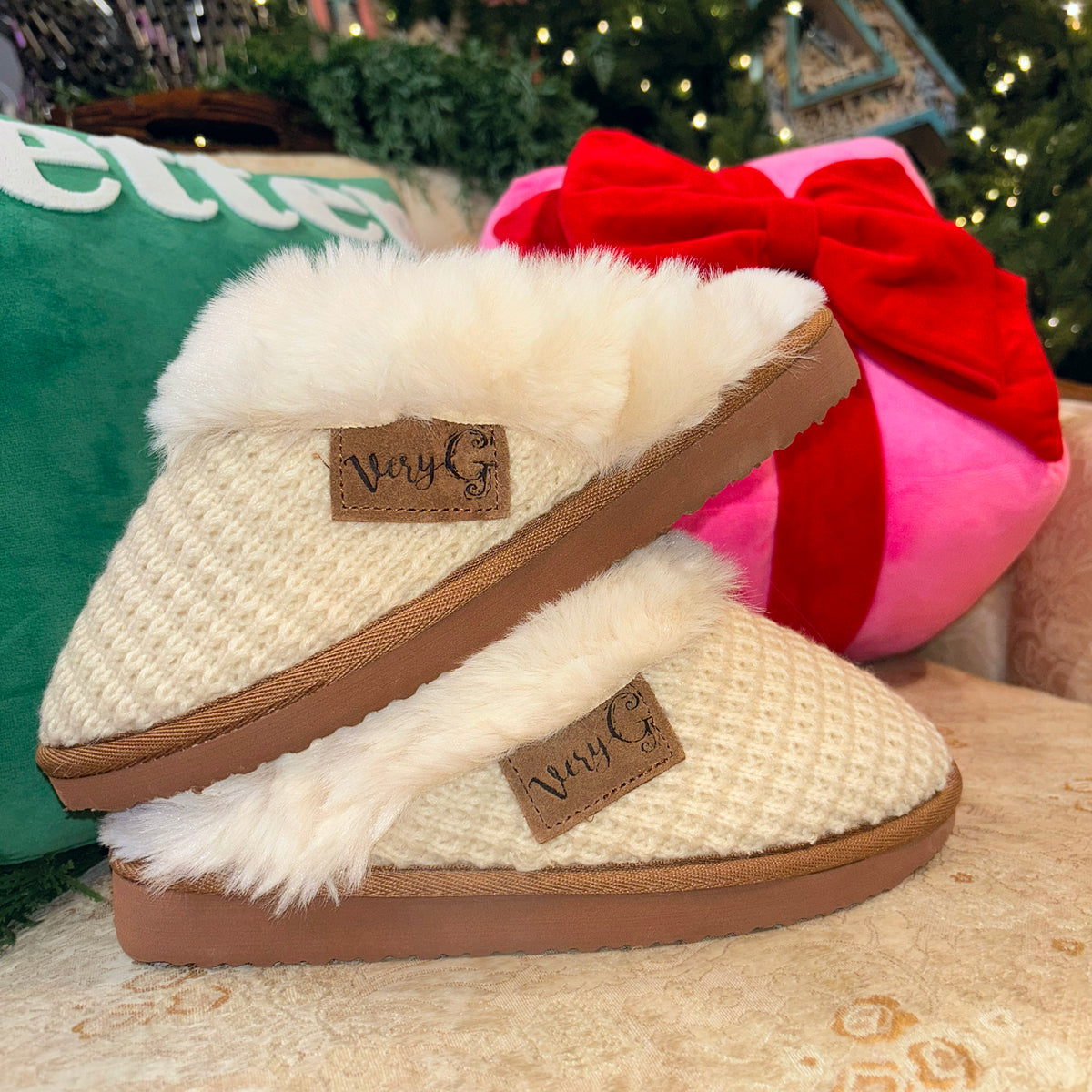 Cream Knit Sweater Slipper With Fur